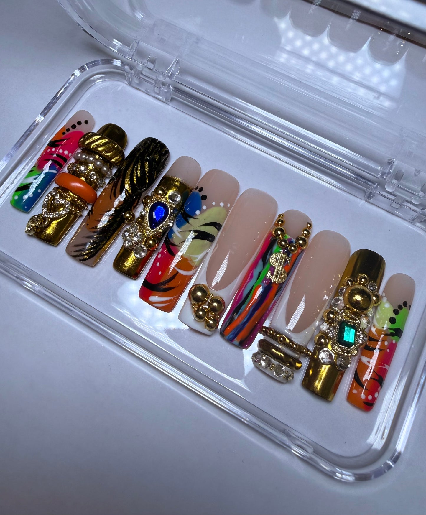 Flyy Girl (MTO) – Gold Chrome, Crystal Embellished Luxury Soft Gel Press-On Nails Set