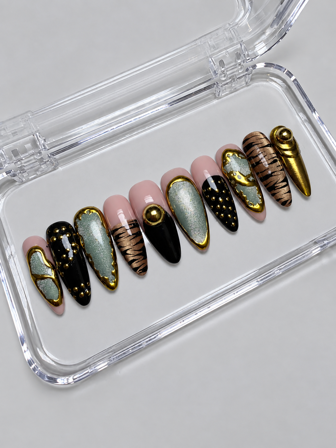 Black Label (MTO) - Black & Gold Luxury Soft Gel Press-On Nails Set
